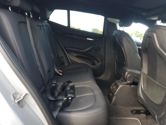 WBXYJ5C32JEF82695 - 2018 BMW X2 XDRIVE28I SILVER photo 11