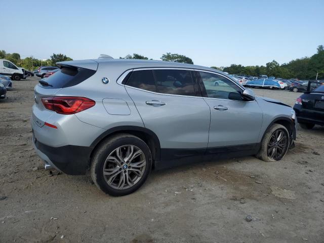 WBXYJ5C32JEF82695 - 2018 BMW X2 XDRIVE28I SILVER photo 3
