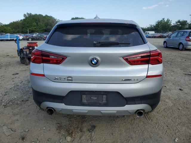 WBXYJ5C32JEF82695 - 2018 BMW X2 XDRIVE28I SILVER photo 6