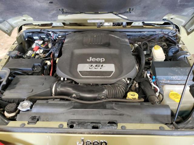 1C4BJWEG9DL543317 - 2013 JEEP WRANGLER U SAHARA მწვანე ფოტო 12