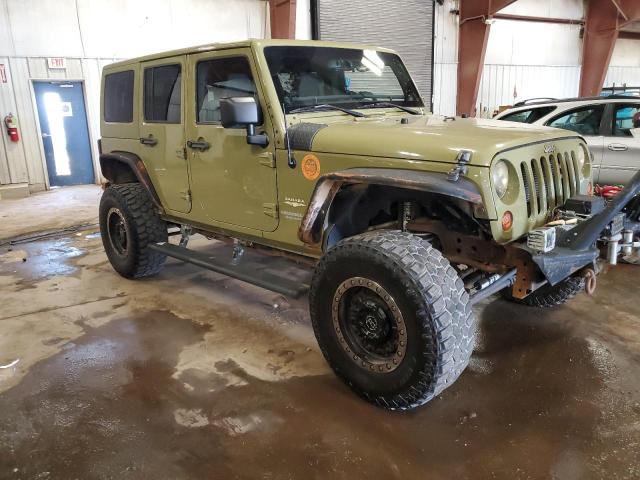 1C4BJWEG9DL543317 - 2013 JEEP WRANGLER U SAHARA მწვანე ფოტო 4