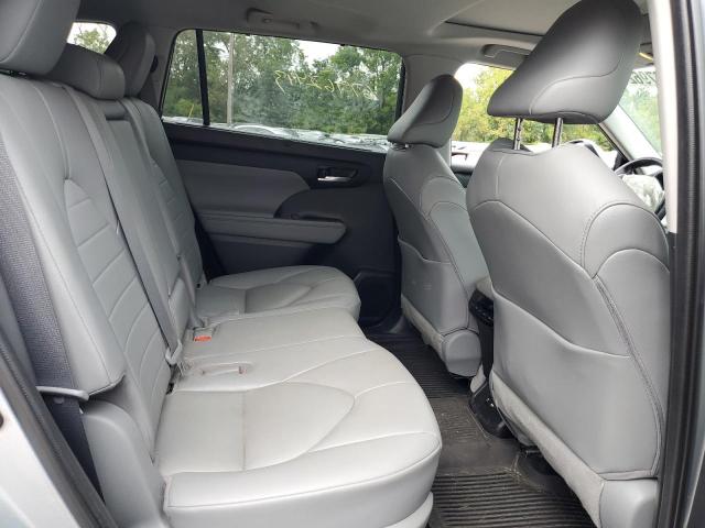 5TDHZRBHXMS539809 - 2021 TOYOTA HIGHLANDER XLE SILVER photo 11