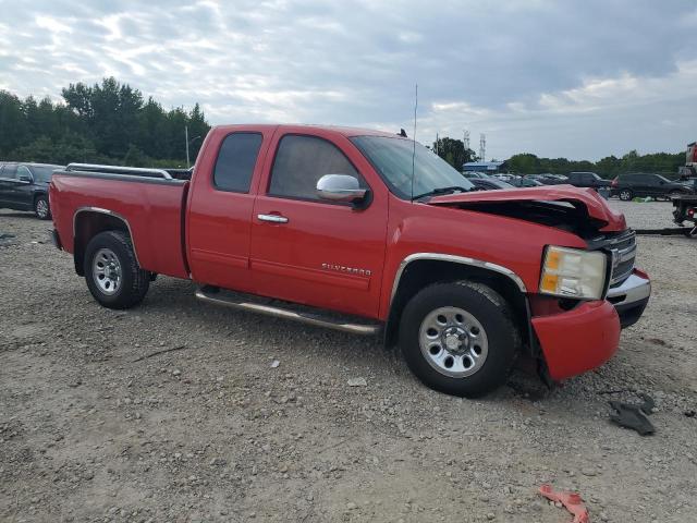 1GCRCREA4BZ173801 - 2011 CHEVROLET SILVERADO C1500  LS RED photo 4