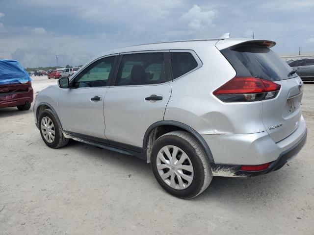 JN8AT2MVXJW300130 - 2018 NISSAN ROGUE S SILVER photo 2