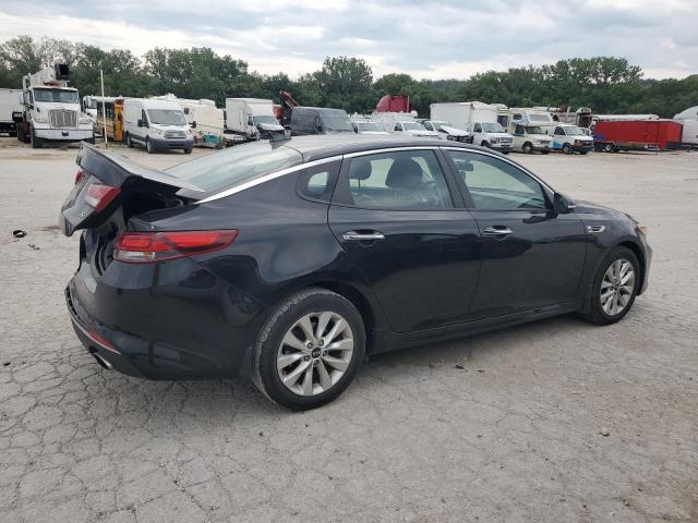 5XXGT4L33JG241165 - 2018 KIA OPTIMA LX შავი ფოტო 3