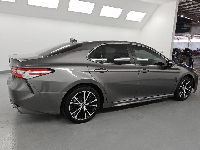 4T1G11AK8LU961357 - 2020 TOYOTA CAMRY SE 灰色 照片 3