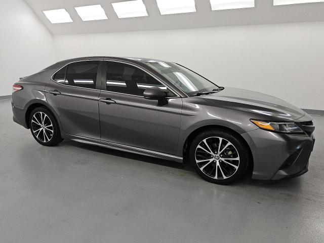 4T1G11AK8LU961357 - 2020 TOYOTA CAMRY SE 灰色 照片 4