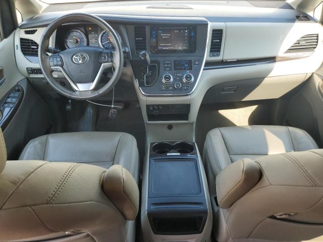 5TDYZ3DC8HS772463 - 2017 TOYOTA SIENNA XLE WHITE photo 8