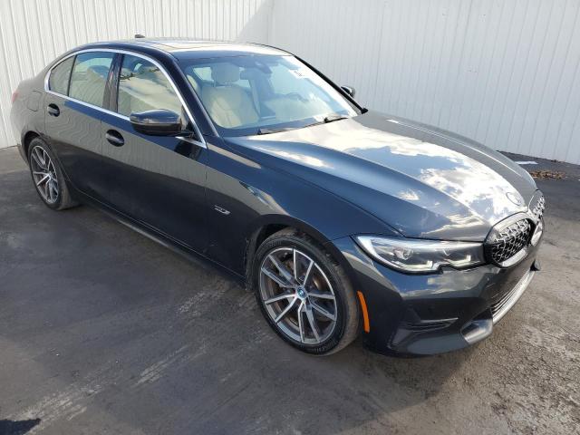 3MW5P7J06N8C62334 - 2022 BMW 330E BLACK photo 4