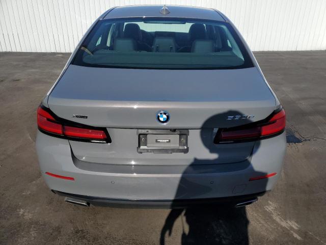 WBA33AG08NCK56843 - 2022 BMW 530XE GRAY photo 6