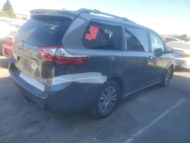 5TDYZ3DC4JS911347 - 2018 TOYOTA SIENNA XLE GRAY photo 3