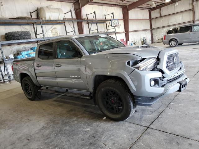 3TMCZ5AN0JM153258 - 2018 TOYOTA TACOMA DOUBLE CAB 灰色 照片 4