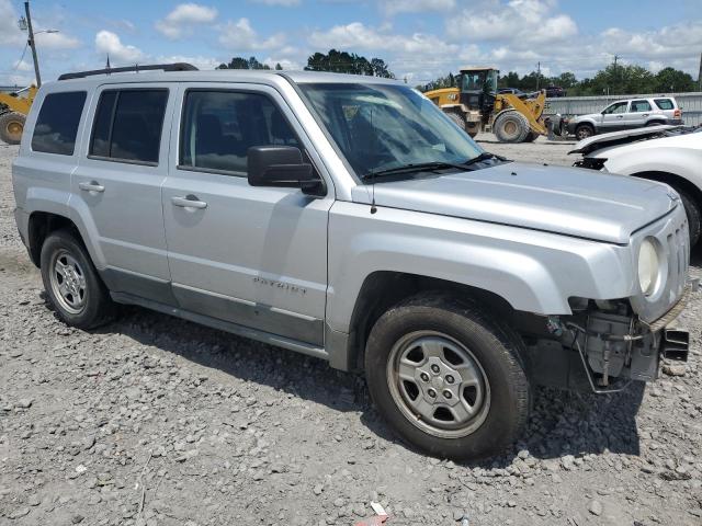 1J4NT1GA0BD132229 - 2011 JEEP PATRIOT SPORT SILVER photo 4