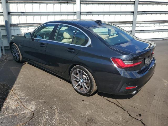 3MW5P9J07N8C76559 - 2022 BMW 330XE أسود صورة 2