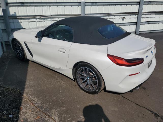 WBAHF3C0XNWX39389 - 2022 BMW Z4 SDRIVE30I WHITE photo 2