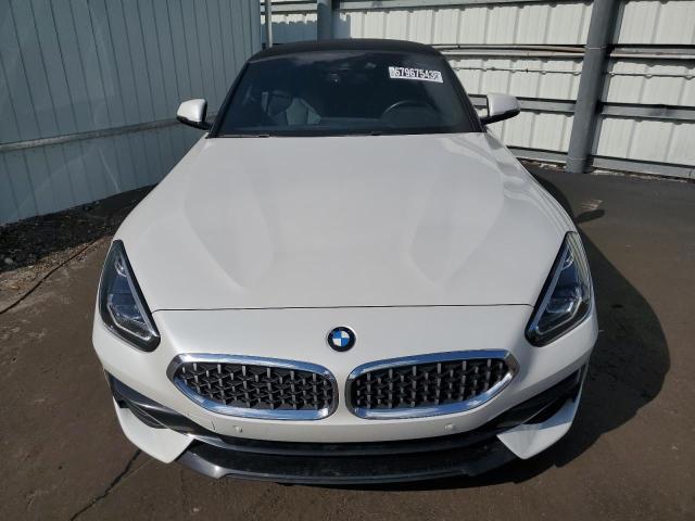 WBAHF3C0XNWX39389 - 2022 BMW Z4 SDRIVE30I WHITE photo 5