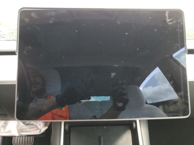 5YJ3E1EA5JF155670 - 2018 TESLA MODEL 3 Կարմիր լուսանկար 9