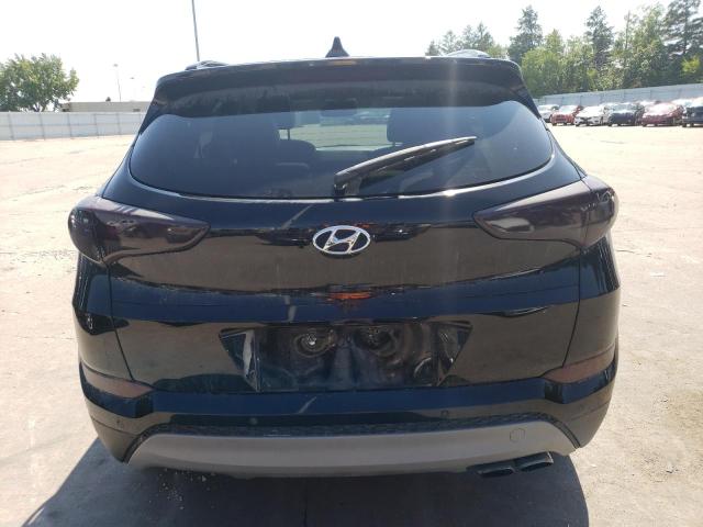 KM8J33A29JU722327 - 2018 HYUNDAI TUCSON VALUE BLACK photo 6