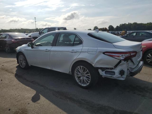 4T1F11AK7LU886517 - 2020 TOYOTA CAMRY XLE თეთრი ფოტო 2