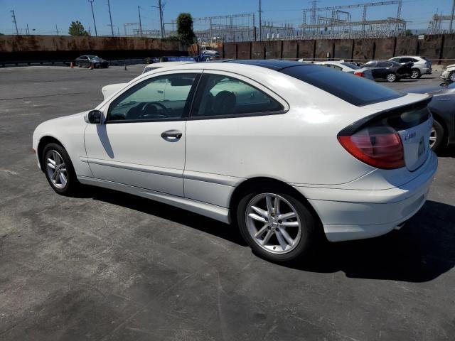 WDBRN40J33A423824 - 2003 MERCEDES-BENZ C 230K SPORT COUPE WHITE photo 2