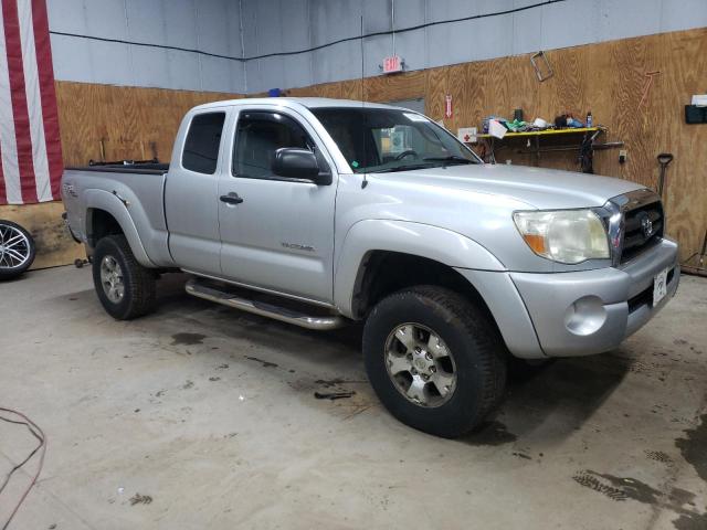 5TEUU42N05Z042536 - 2005 TOYOTA TACOMA ACCESS CAB ვერცხლისფერი ფოტო 4