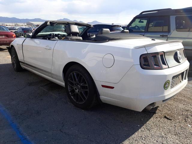 1ZVBP8EM3E5240116 - 2014 FORD MUSTANG WHITE photo 2