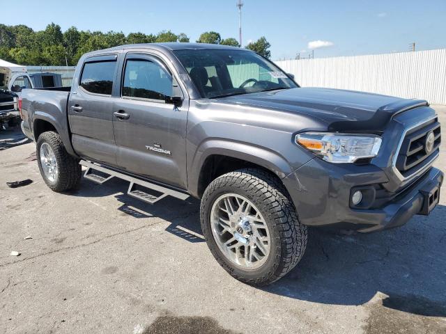 3TYAX5GN0PT069796 - 2023 TOYOTA TACOMA DOUBLE CAB ნაცრისფერი ფოტო 4