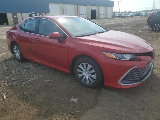 4T1C31AK8PU057040 - 2023 TOYOTA CAMRY LE RED photo 4