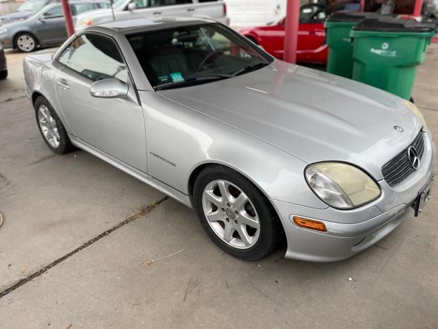 WDBKK49F32F260781 - 2002 MERCEDES-BENZ SLK 230 KOMPRESSOR SILVER photo 1