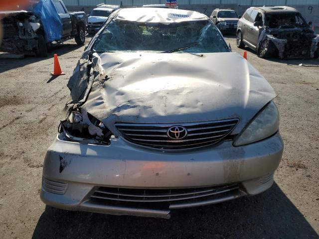 4T1BE32KX5U552448 - 2005 TOYOTA CAMRY LE GOLD photo 5