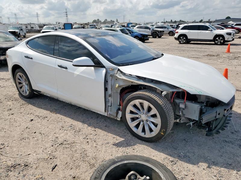 5YJSA1E23JF243990 - 2018 TESLA MODEL S თეთრი ფოტო 4