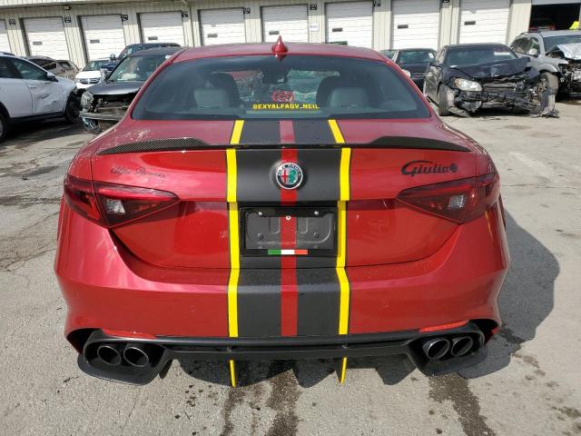 ZARFAEAV3J7579966 - 2018 ALFA ROMEO GIULIA QUADRIFOGLIO RED photo 6