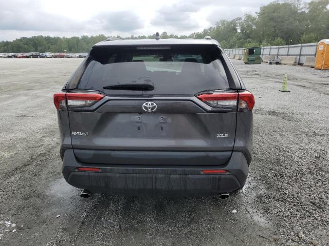 2T3W1RFV9MC164865 - 2021 TOYOTA RAV4 XLE 灰色 照片 6
