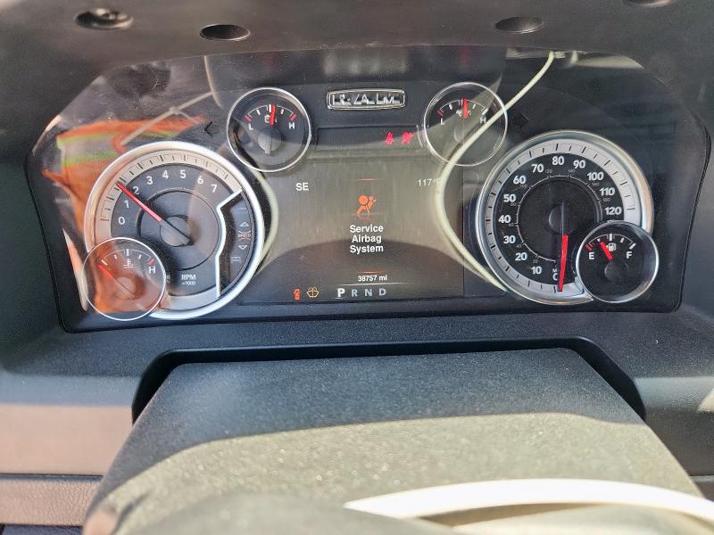 1C6RR6GG5NS209000 - 2022 RAM 1500 CLASS SLT Biały zdjęcie 9