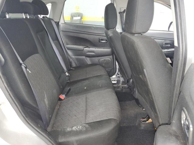 JA4APUAU5NU021834 - 2022 MITSUBISHI OUTLANDER ES فضي صورة 11