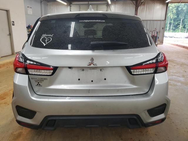 JA4APUAU5NU021834 - 2022 MITSUBISHI OUTLANDER ES فضي صورة 6