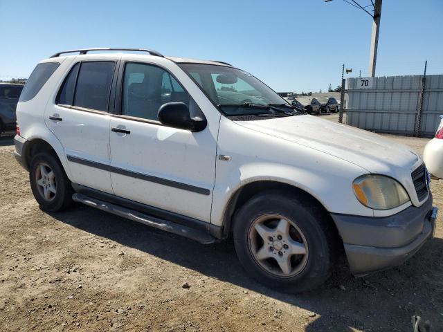 4JGAB54E1XA136722 - 1999 MERCEDES-BENZ ML 320 WHITE photo 4