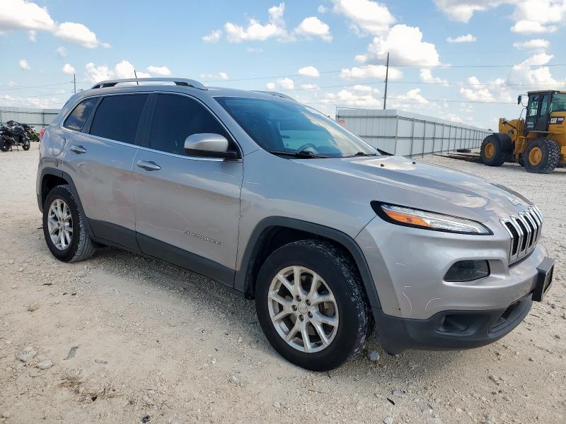 1C4PJMCB6JD529317 - 2018 JEEP CHEROKEE LATITUDE 银色 照片 4