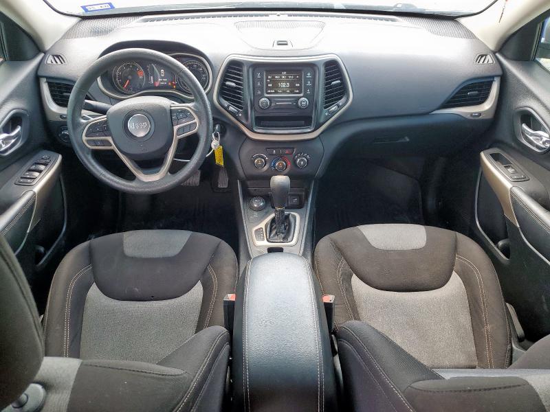 1C4PJMCB6JD529317 - 2018 JEEP CHEROKEE LATITUDE 银色 照片 8