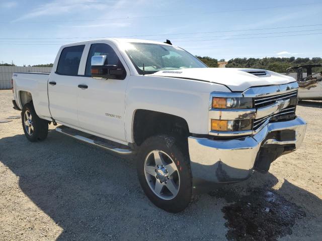 1GC1KUEY5JF132223 - 2018 CHEVROLET SILVERADO K2500 HEAVY DUTY WHITE photo 4