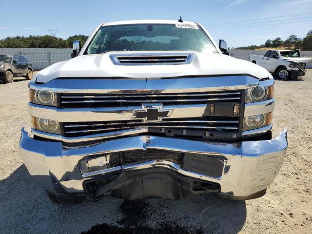 1GC1KUEY5JF132223 - 2018 CHEVROLET SILVERADO K2500 HEAVY DUTY WHITE photo 5