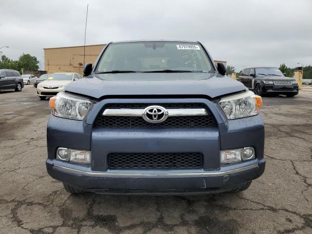 JTEZU5JR9D5051247 - 2013 TOYOTA 4RUNNER SR5 BLUE photo 5