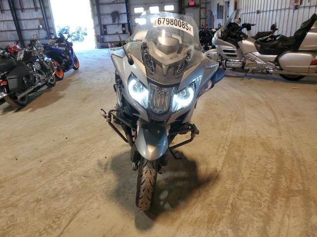 WB10A1300GZ193896 - 2016 BMW R1200 RT GRAY photo 2