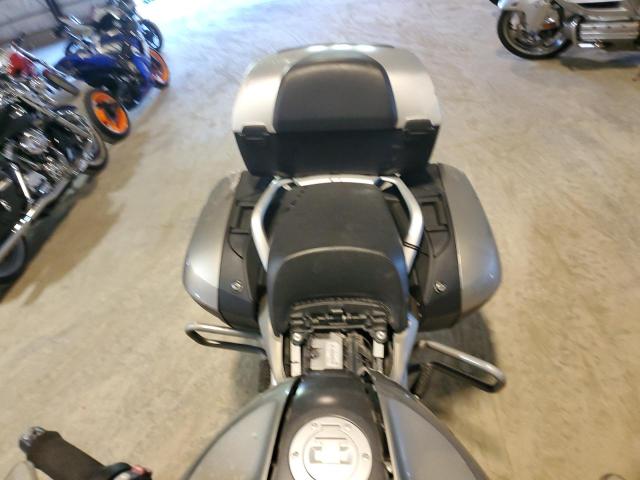 WB10A1300GZ193896 - 2016 BMW R1200 RT GRAY photo 5