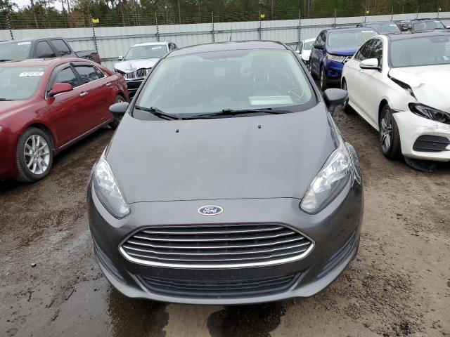 3FADP4BJ6KM102046 - 2019 FORD FIESTA SE GRAY photo 5