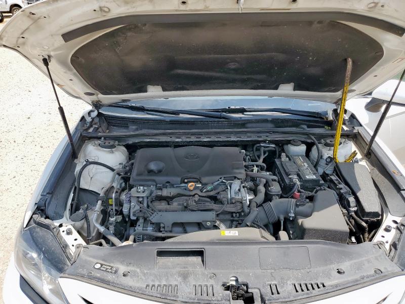 4T1G11AK6LU307540 - 2020 TOYOTA CAMRY SE WHITE photo 11