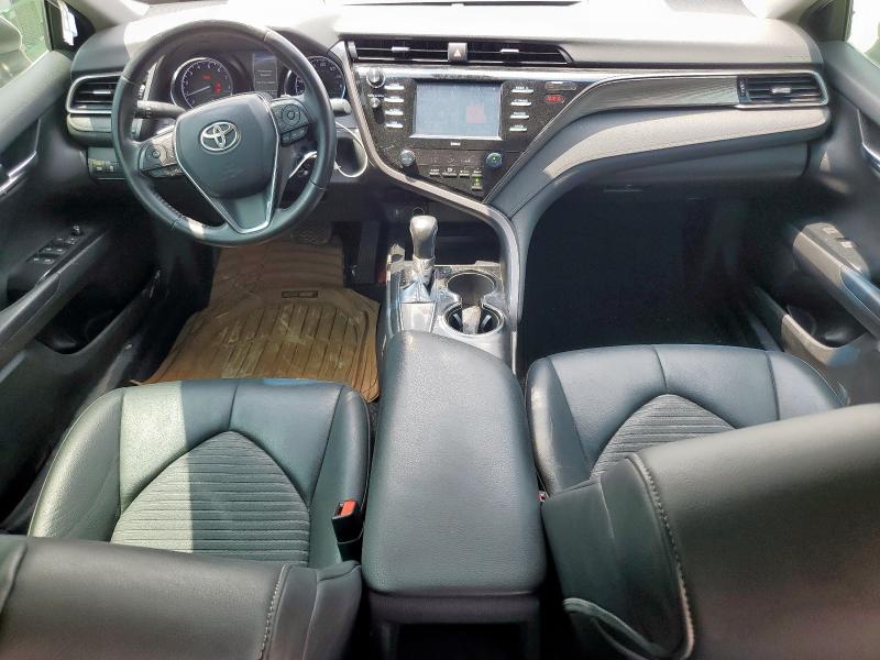 4T1G11AK6LU307540 - 2020 TOYOTA CAMRY SE WHITE photo 8