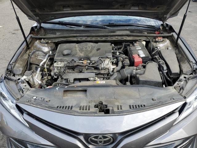 4T1B11HKXJU007271 - 2018 TOYOTA CAMRY L GRAY photo 11