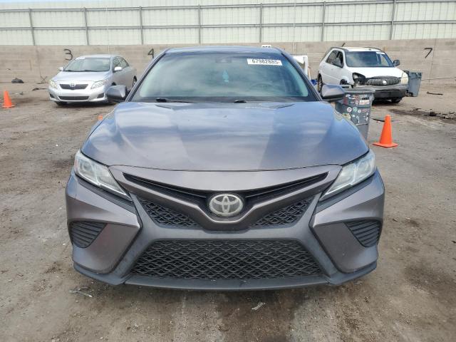 4T1B11HK6JU006084 - 2018 TOYOTA CAMRY L გრაფიტი ფოტო 5