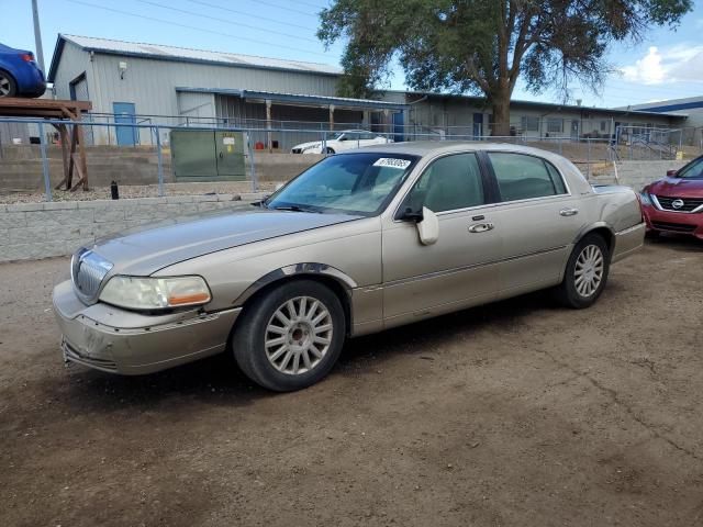 2005 LINCOLN TOWN CAR SIGNATURE, 